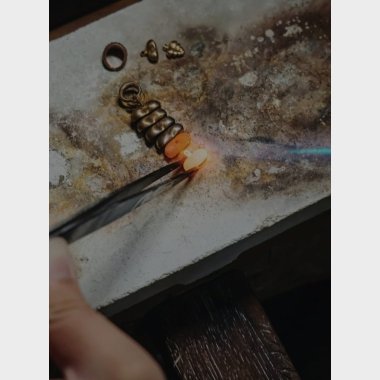 DESIGN DIT EGET SMYKKE